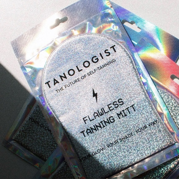 Tanologist Flawless Tanning Mitt - Picture 2 of 2